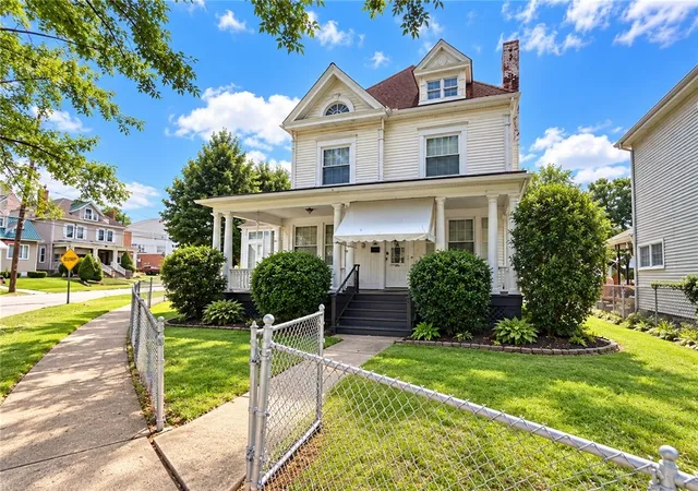 Photo 1 of Single family home for sale at 210 Washington Ave, Vandergrift, PA 15690 | MLS# 1768000 | Listing updated on 2026-10-19