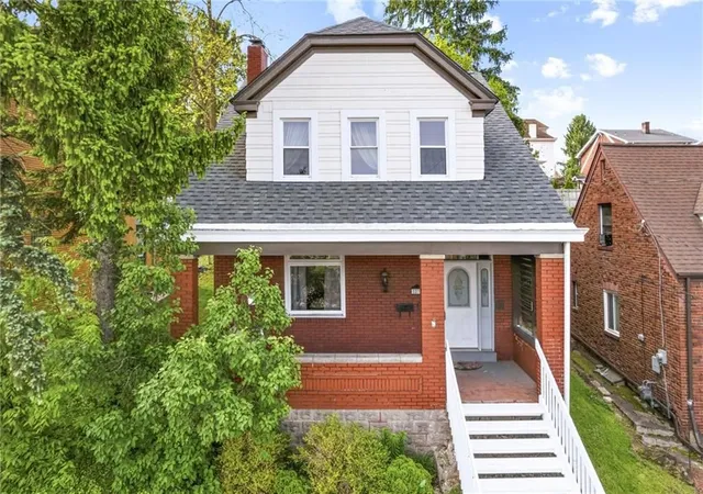 Photo 1 of Single family home for sale at 27 W Bellecrest Ave, Brentwood, PA 15227 | MLS# 1768570 | Listing updated on 2026-10-18