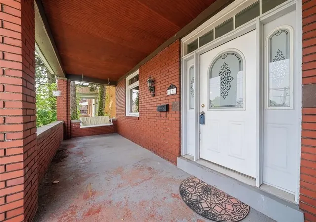 Photo 2 of Single family home for sale at 27 W Bellecrest Ave, Brentwood, PA 15227 | MLS# 1768570 | Listing updated on 2026-10-18