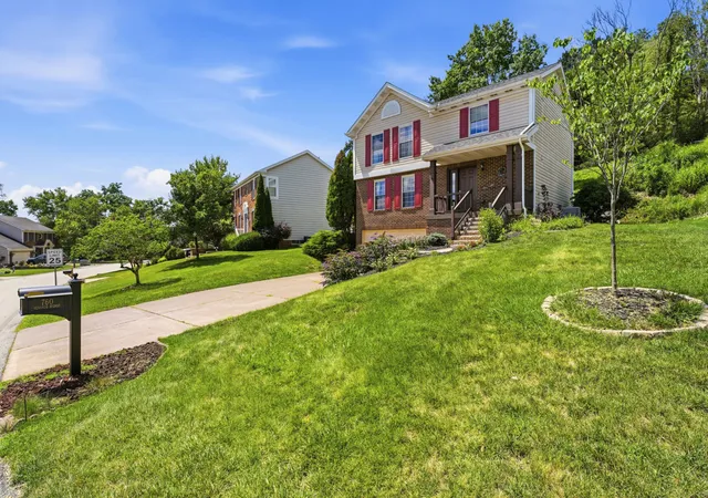 Photo 3 of Single family home for sale at 760 Venango Ave, Shaler, PA 15209 | MLS# 1768578 | Listing updated on 2026-10-18