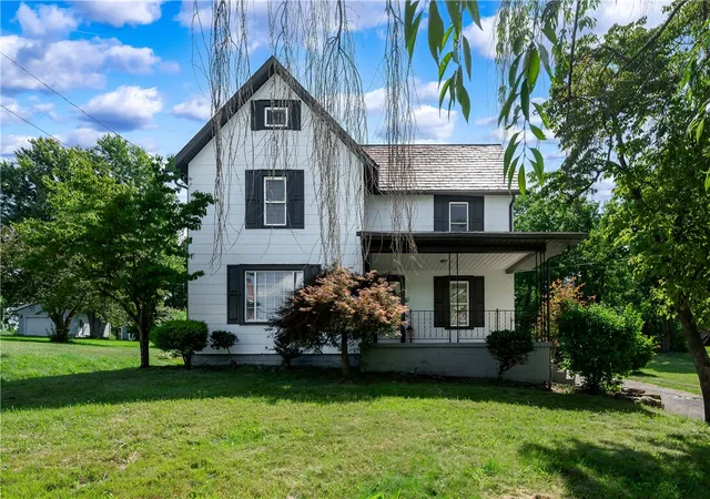 Photo 2 of Single family home for sale at 2748 Tamarack Dr, South Pymatuning Twp, PA 16150 | MLS# 1767945 | Listing updated on 2026-09-13
