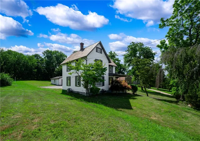 Photo 3 of Single family home for sale at 2748 Tamarack Dr, South Pymatuning Twp, PA 16150 | MLS# 1767945 | Listing updated on 2026-09-13