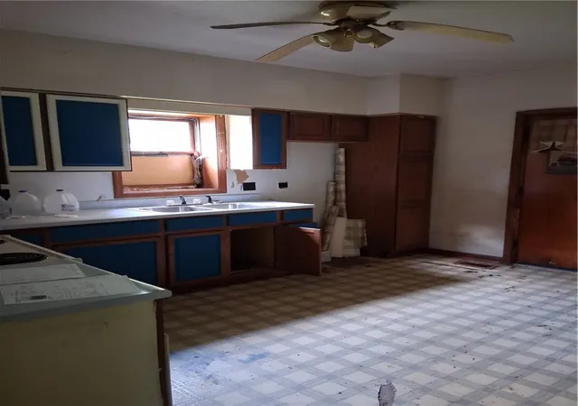 Listing Photo 5 - Condo for sale in building located at 909 Mclaughlin Run Rd, Bridgeville, PA 15017