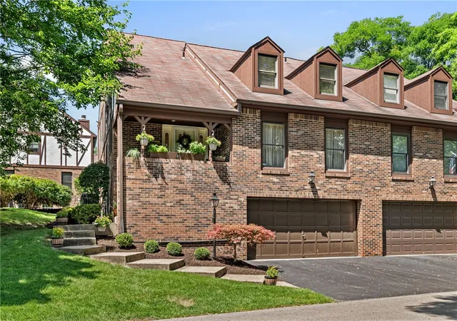 Photo 2 of Townhouse for sale at 406 Timber Ln, Aleppo, PA 15143 | MLS# 1768625 | Listing updated on 2026-09-12