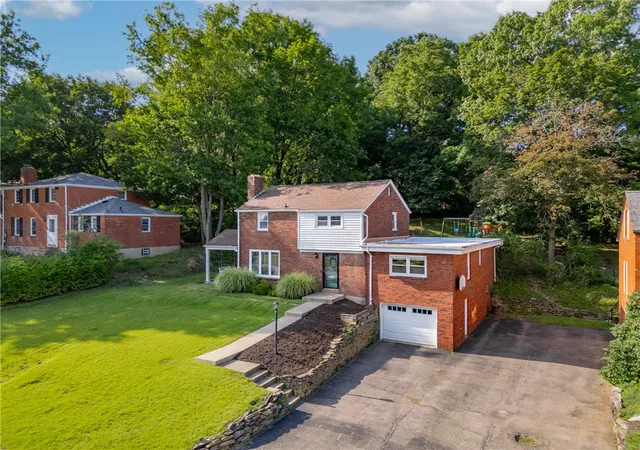 Photo 2 of Single family home for sale at 114 Virginia Rd, Ross Twp, PA 15237 | MLS# 1768461 | Listing updated on 2026-09-13