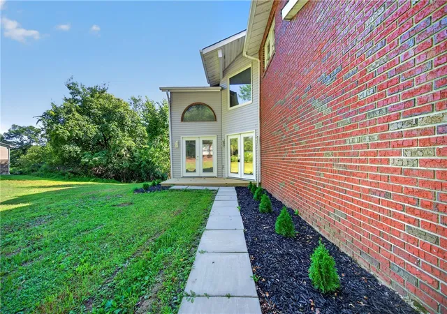 Photo 3 of Single family home for sale at 540 Lisa Dr, West Mifflin, PA 15122 | MLS# 1768661 | Listing updated on 2026-09-12