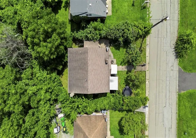 Photo 3 of Single family home for sale at 1109 Gary Ave, Clairton, PA 15025 | MLS# 1766213 | Listing updated on 2026-09-04