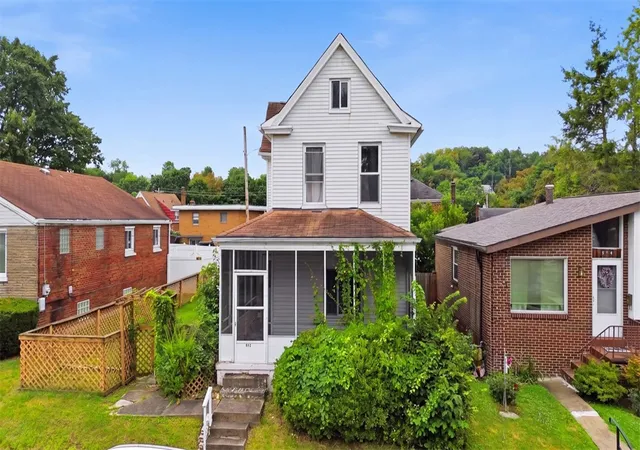 Photo 1 of Single family home for sale at 912 Waddell Ave, Clairton, PA 15025 | MLS# 1766208 | Listing updated on 2026-09-19