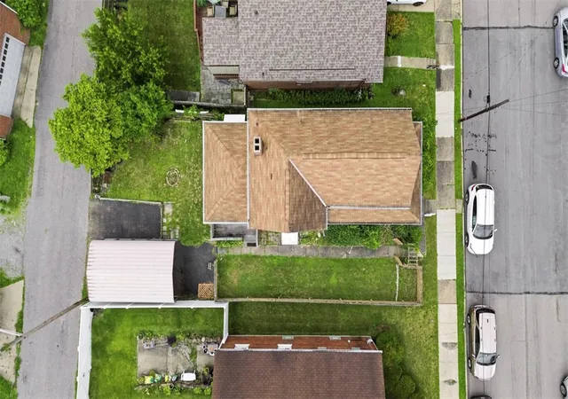 Photo 3 of Single family home for sale at 912 Waddell Ave, Clairton, PA 15025 | MLS# 1766208 | Listing updated on 2026-09-19