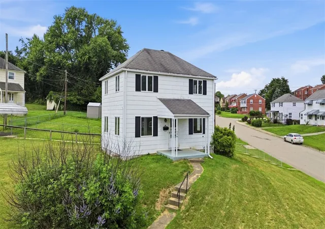 Photo 2 of Single family home for sale at 544 Thompson Ave, Clairton, PA 15025 | MLS# 1766205 | Listing updated on 2026-09-19