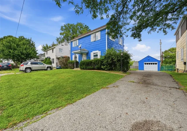 Photo 3 of Single family home for sale at 117 Constitution Cir, Clairton, PA 15025 | MLS# 1766174 | Listing updated on 2026-09-04