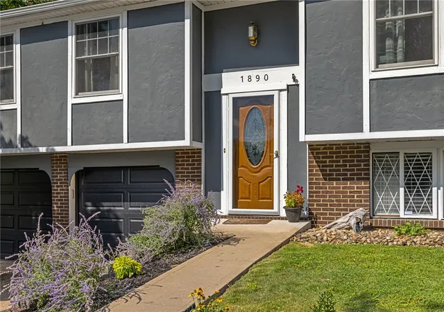 Photo 2 of Sale Pending at 1890 Riggs Rd, South Park, PA 15129 | MLS# 1768733 | Listing updated on 2026-10-02