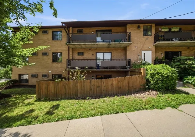 Photo 2 of Condo for sale at 200 Waverly Ave #2, Ross Twp, PA 15229 | MLS# 1768644 | Listing updated on 2026-09-09
