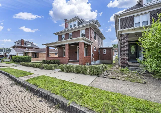 Photo 3 of Single family home for sale at 201 Greydon Ave, Mc Kees Rocks, PA 15136 | MLS# 1768744 | Listing updated on 2026-09-06