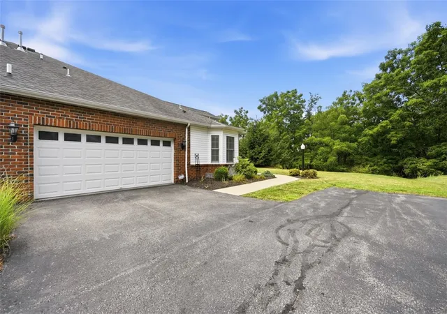 Photo 3 of Condo for sale at 2403 Eloquent Ln, Adams Twp, PA 16059 | MLS# 1768761 | Listing updated on 2026-10-04