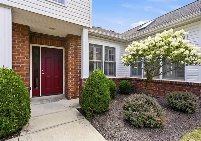 Photo 4 of Condo for sale at 2403 Eloquent Ln, Adams Twp, PA 16059 | MLS# 1768761 | Listing updated on 2026-10-04