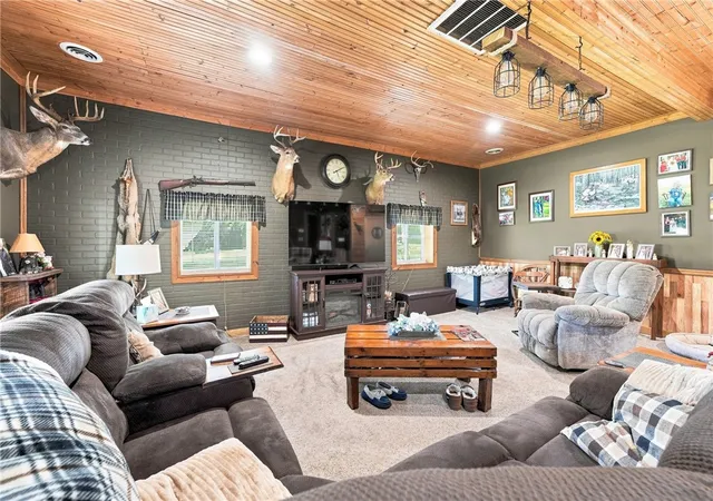 Photo 3 of Single family home for sale at 734 Mercer Rd, Delaware Twp, PA 16125 | MLS# 1768768 | Listing updated on 2026-09-10