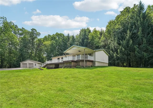 Photo 2 of Manufactured home for sale at 953 Gibson Hl Rd, Oil City, PA 16301 | MLS# 1768782 | Listing updated on 2026-09-14