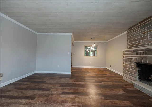 Photo 3 of Single family home for sale at 684 Crescent Blvd, Moon/crescent Twp, PA 15046 | MLS# 1768323 | Listing updated on 2026-10-13