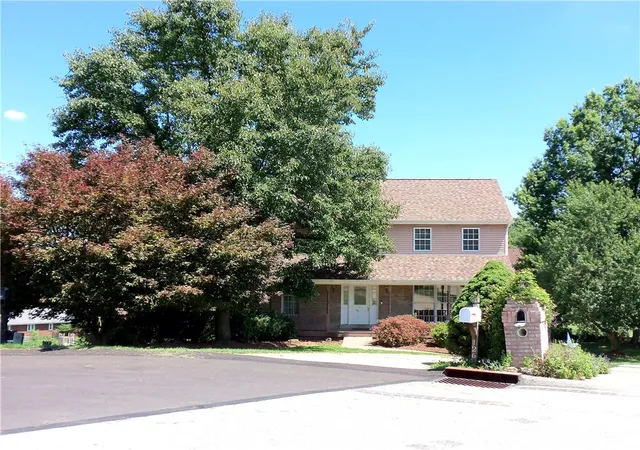 Photo 2 of Sale Pending at 126 Surrey Dr, North Strabane, PA 15317 | MLS# 1768429 | Listing updated on 2026-09-30