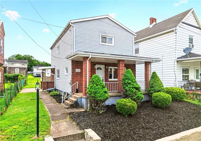 Photo 2 of Single family home for sale at 237 Allen Ave, Donora, PA 15033 | MLS# 1768735 | Listing updated on 2026-09-01