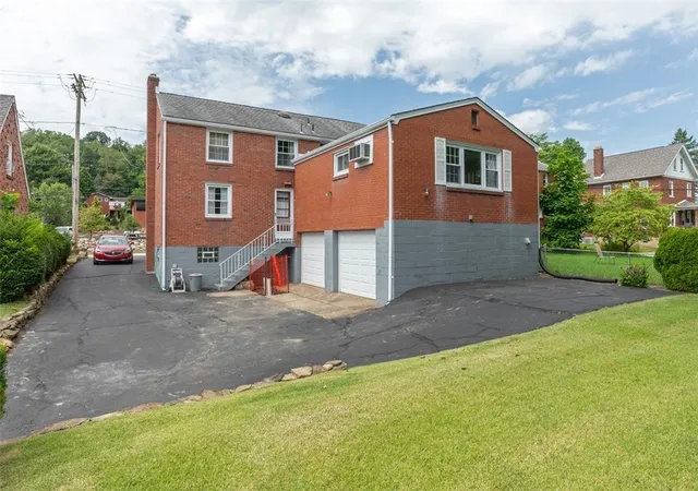 Photo 3 of Single family home for sale at 1705 Lincoln Way, White Oak, PA 15131 | MLS# 1768798 | Listing updated on 2026-09-11