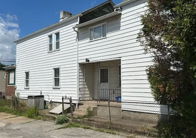 Photo 3 of Single family home for sale at 210 Munson Ave, Mc Kees Rocks, PA 15136 | MLS# 1768678 | Listing updated on 2026-09-09