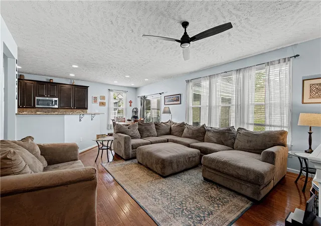 Photo 4 of Single family home for sale at 4006 Fieldcrest Dr, South Fayette, PA 15017 | MLS# 1768881 | Listing updated on 2026-10-01