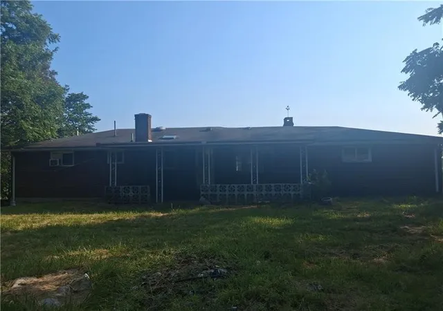 Photo 2 of Single family home for sale at 587 E Pittsburgh St, Salem Twp, PA 15601 | MLS# 1768892 | Listing updated on 2026-09-01