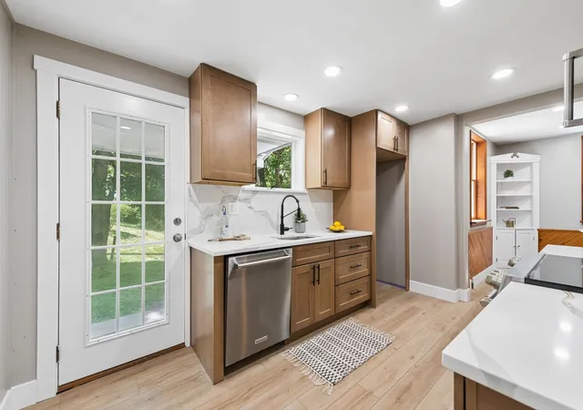 Photo 3 of Sale Pending at 383 Lakeview Dr, South Strabane, PA 15301 | MLS# 1768898 | Listing updated on 2026-09-26