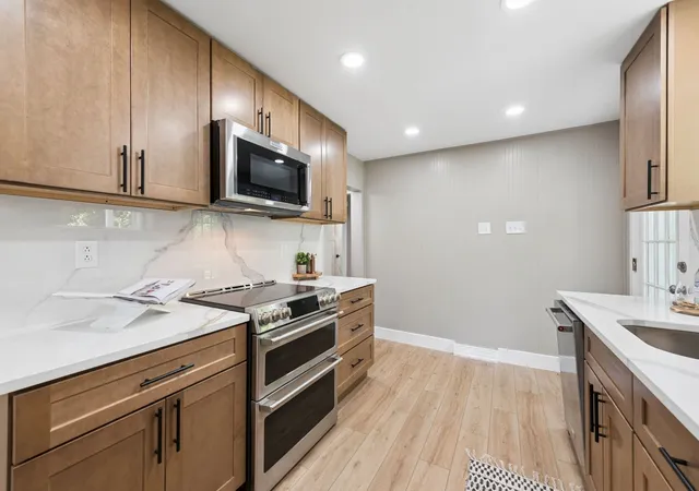 Photo 4 of Sale Pending at 383 Lakeview Dr, South Strabane, PA 15301 | MLS# 1768898 | Listing updated on 2026-09-26
