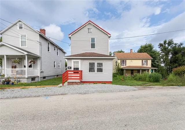 Photo 4 of Single family home for sale at 127 Braddock Rd, East Huntingdon, PA 15666 | MLS# 1768875 | Listing updated on 2026-10-01