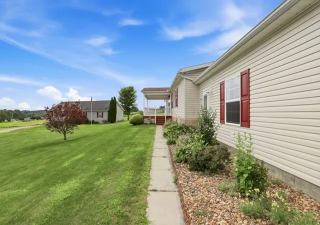 Photo 2 of Manufactured home for sale at 154 Angel Ln, Somerset Twp, PA 15501 | MLS# 1768917 | Listing updated on 2026-09-02