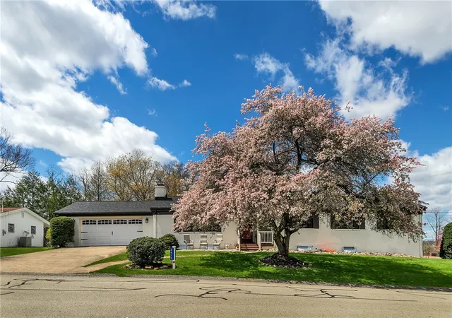 Photo 3 of Single family home for sale at 3470 Macarthur Dr, Murrysville, PA 15668 | MLS# 1768418 | Listing updated on 2026-09-14