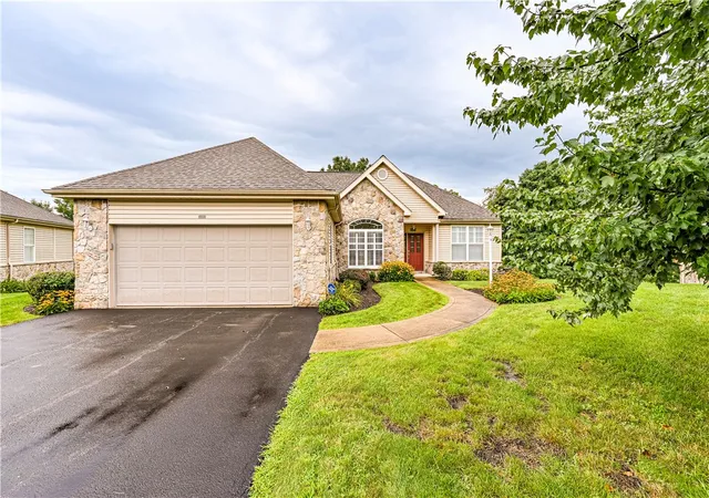 Condo for sale at 6089 Triple Crown Cir, Hempfield Twp, PA 15601 | MLS# 1768136