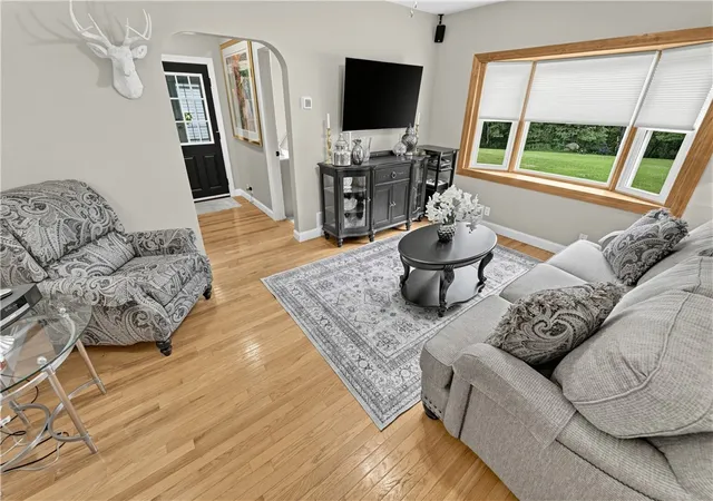 Photo 3 of Single family home for sale at 216 Hartzell Rd, Zelienople Boro, PA 16063 | MLS# 1768500 | Listing updated on 2026-09-23