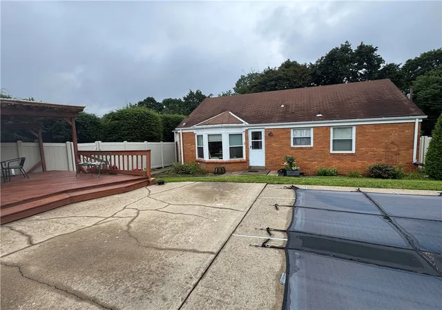 Photo 4 of Single family home for sale at 749 Harden Dr, Ross Twp, PA 15229 | MLS# 1768930 | Listing updated on 2026-09-14