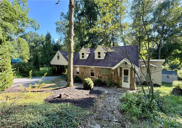 Photo 2 of Single family home for sale at 353 Creek Dr, Slippery Rock Twp, PA 16057 | MLS# 1768972 | Listing updated on 2026-09-10