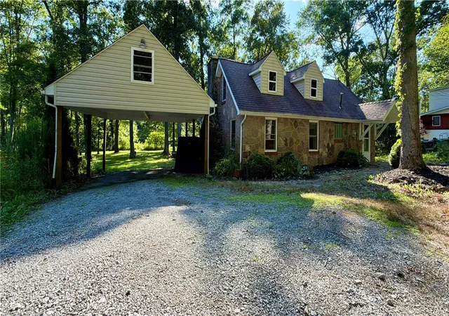 Photo 3 of Single family home for sale at 353 Creek Dr, Slippery Rock Twp, PA 16057 | MLS# 1768972 | Listing updated on 2026-09-10