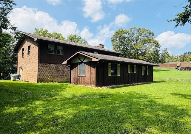 Photo 3 of Single family home for sale at 225 E End Rd, Centerville, PA 15417 | MLS# 1769089 | Listing updated on 2026-09-30