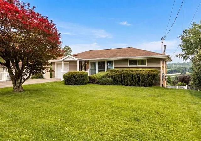 Photo 1 of Single family home for sale at 1540 Oneida Dr, Jefferson Hills, PA 15025 | MLS# 1769162 | Listing updated on 2026-09-05