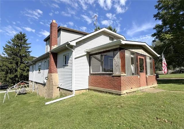 Photo 1 of Single family home for sale at 1661 Amy Ln, North Huntingdon, PA 15642 | MLS# 1769125 | Listing updated on 2026-09-29