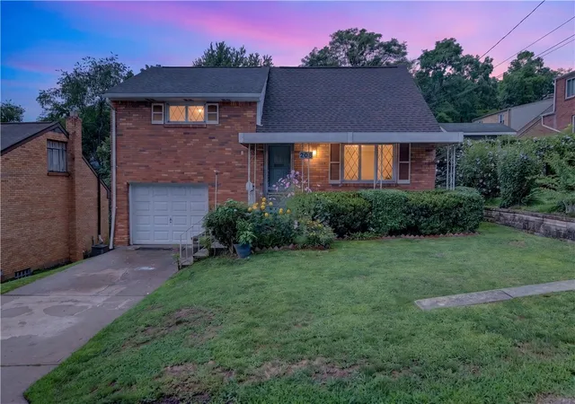 Photo 2 of Single family home for sale at 208 Tyrol Dr, Brentwood, PA 15227 | MLS# 1769182 | Listing updated on 2026-09-14