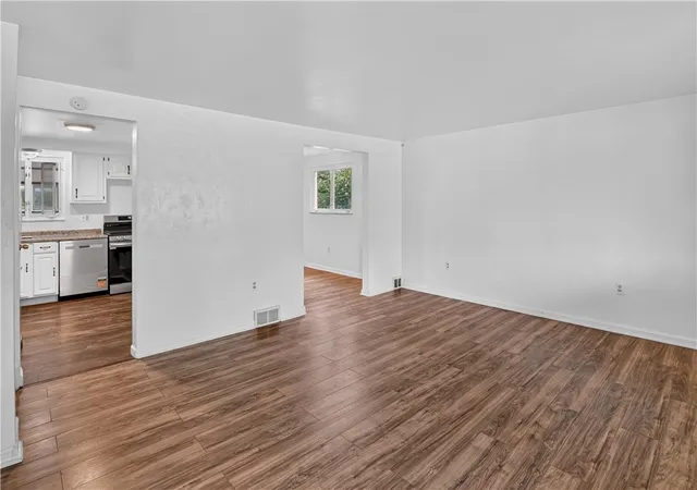 Photo 4 of Single family home for sale at 208 Tyrol Dr, Brentwood, PA 15227 | MLS# 1769182 | Listing updated on 2026-09-14