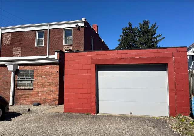 Listing Photo 5 - Condo for sale in building located at 200 N Monongahela Ave, Glassport, PA 15045