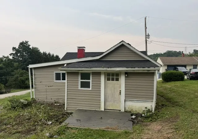 Photo 3 of Single family home for sale at 1227 Davis Ave, Canton Twp, PA 15301 | MLS# 1769206 | Listing updated on 2026-09-10