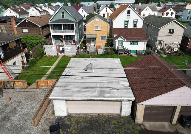 Photo 2 of Single family home for sale at 704 5th Avenue, Ford City Boro, PA 16226 | MLS# 1769207 | Listing updated on 2026-09-02