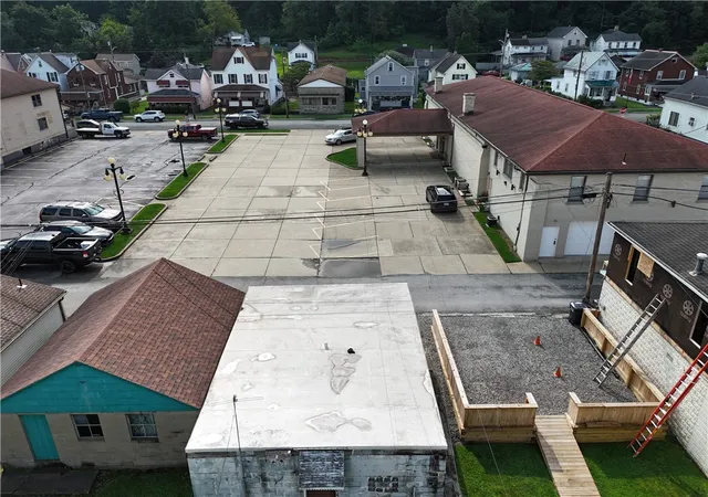 Photo 3 of Single family home for sale at 704 5th Avenue, Ford City Boro, PA 16226 | MLS# 1769207 | Listing updated on 2026-09-02
