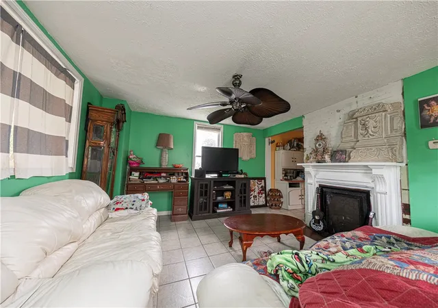 Photo 2 of Single family home for sale at 1362 E Maiden St, South Strabane, PA 15301 | MLS# 1769220 | Listing updated on 2026-10-18