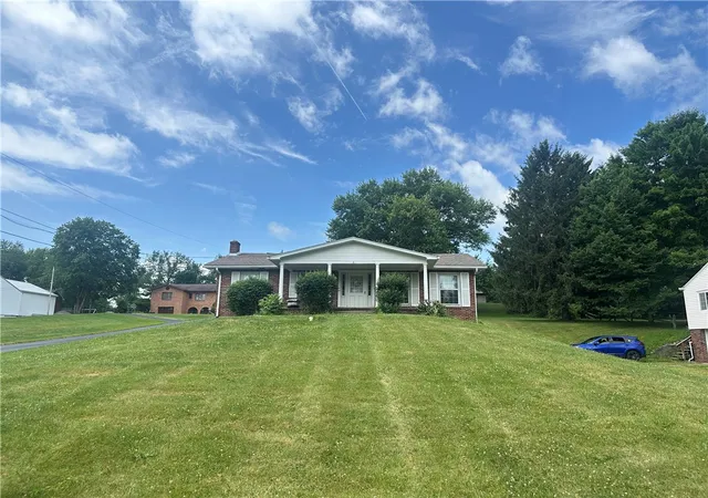 Photo 2 of Single family home for sale at 129 Campmeeting Rd, Findlay Twp, PA 15026 | MLS# 1769236 | Listing updated on 2026-09-06